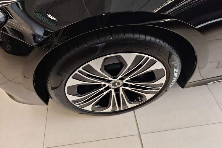 Used Mercedes-Benz E-Class 2025 Facelift E 300 L Luxury Edition