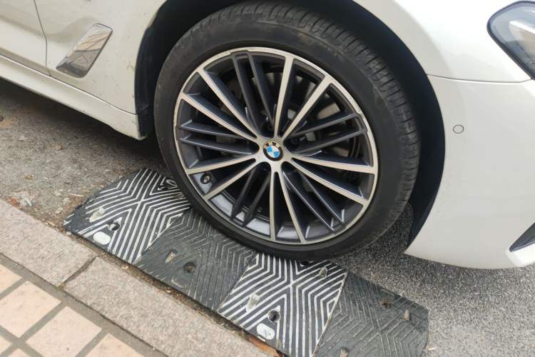 Used BMW 5 Series 2022 530Li Leading Model M Sport Package
