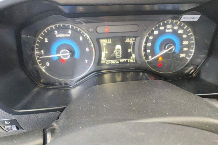 Used Dongfeng Fengon 580 2016 1.8L Manual Comfort Model Odometer Close Up