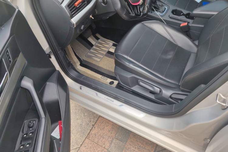 Used Volkswagen Lavida 2019 1.5L Automatic Comfort Edition China VI Standard Driver Seat