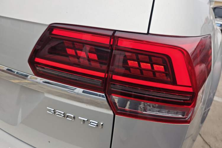 Used Volkswagen Teramont 2019 380TSI Four-Wheel Drive Luxury Version China VI Standard Right Rear Taillight