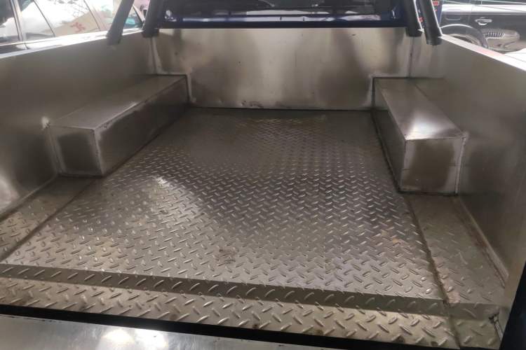 Used Changan Hunter 2024 Warrior Edition Luxury Model Dual-Motor All-Wheel Drive with Extra-Long Cargo Box
