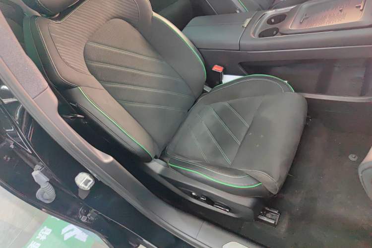 Used VOYAH FREE 2025 318 318 km Rear-Drive Touring Edition
