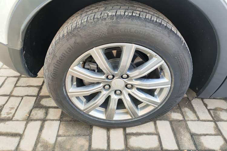 Used Cadillac XT4 2020 28T Two-Wheel-Drive Leading Version
