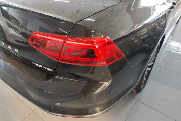 Used Volkswagen Magotan 2020 280TSI DSG Comfort Edition Exterior 3