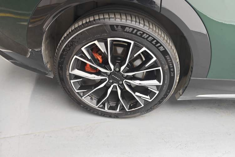 Used Zeekr 7X 2025 100 kWh Long-Range Rear-Wheel Drive with Intelligent Driving Features