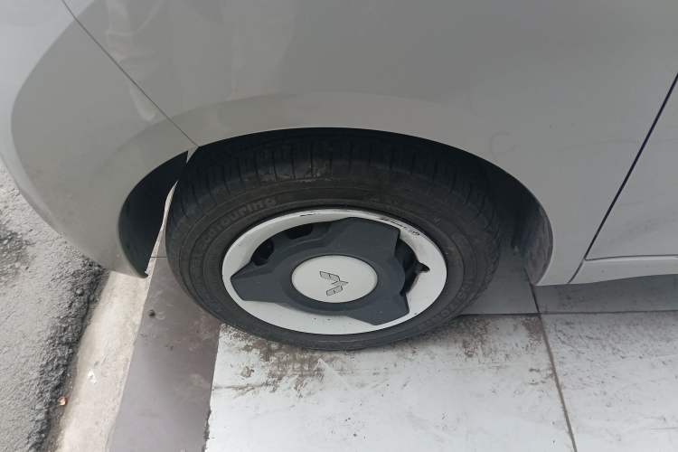 Used Wuling Hongguang MINIEV 2024 3rd Generation 215km Youth Edition Left Front Wheel Hub