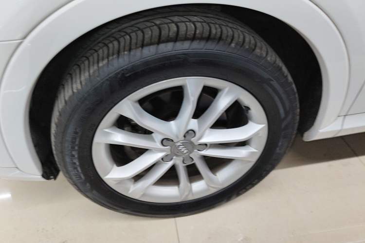 Used Audi Q3 2016 30 TFSI Collector's Edition Comfort Model
