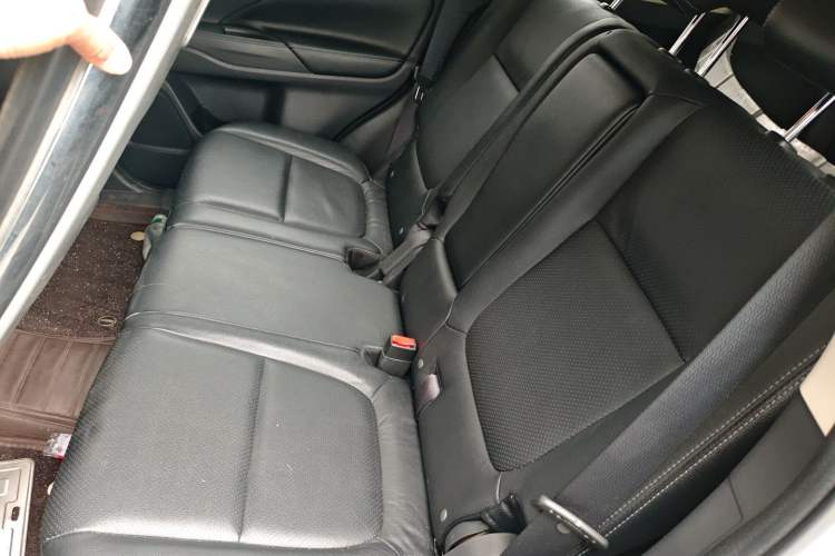 Used Mitsubishi Outlander 2014 2.4L 4x4 Deluxe Value Edition 5 Seats Left Rear Seat