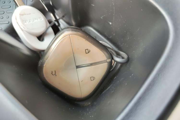 Used Wuling Bingo PLUS 2024 330 km Range Five-Seater Version