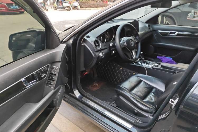 Used Mercedes-Benz C-Class 2013 C 260 CGI Fashion Model
