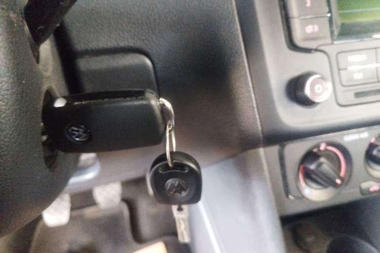 Used Volkswagen Polo 2016 1.4L Manual Fashion Model