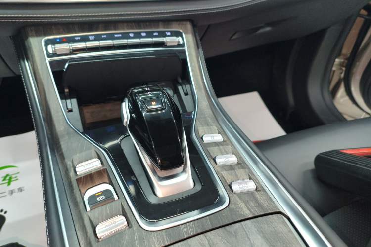 Used Landian E5 2023 1.5L DE-i 100KM Comfort Edition 7-Seater Gear Lever