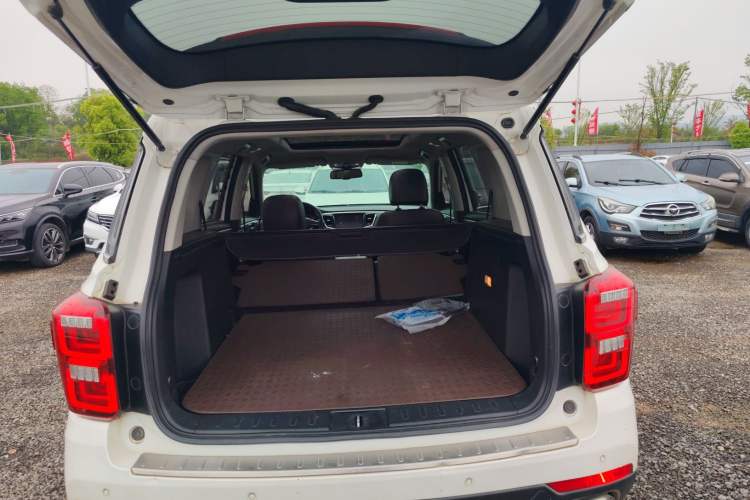 Used GAC Trumpchi GS7 2017 320T Two-Wheel-Drive Luxury Smart Connectivity Model Trunk