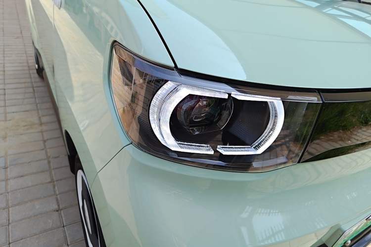 Used Wuling Hongguang MINIEV 2021 Macaron Fashion Model Lithium Iron Phosphate Right Front Headlight