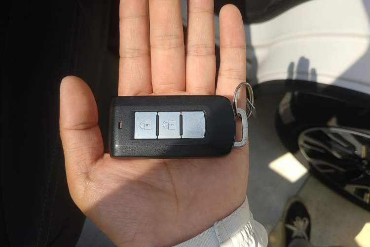 Used Mitsubishi Outlander 2019 2.0L Two-Wheel Drive Comfort Edition 5 Seats China V Standard
