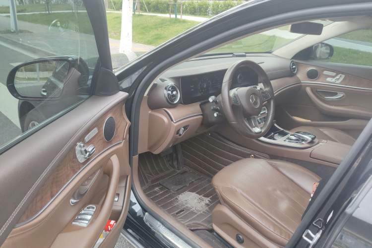 Used Mercedes-Benz E-Class 2018 Facelift E 300 L Luxury Edition