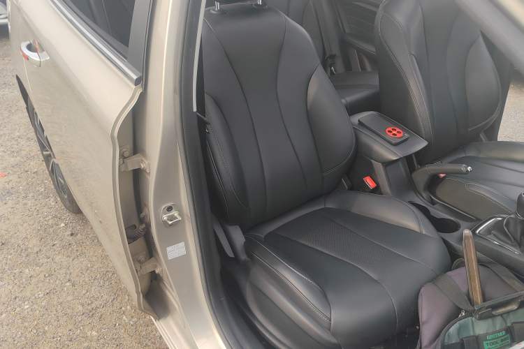 Used Roewe i5 2020 1.5L Manual 4G Connect Leehao Flagship Edition
