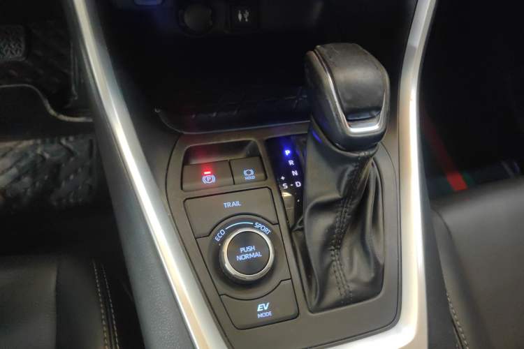 Used Toyota Wildlander 2021 Dual-Motor 2.5L E-CVT Four-Wheel Drive Luxury Edition
