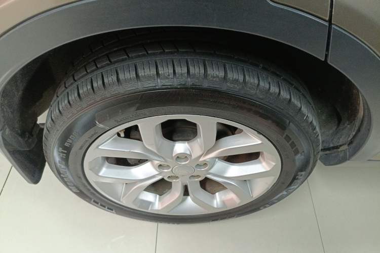 Used Land Rover Discovery Sport 2016 2.0T HSE Right Rear Wheel Hub