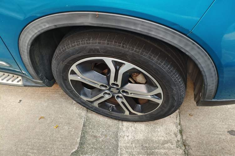 Used Suzuki Vitara 2016 1.4T Automatic Two-Wheel Drive Elite Model Right Front Wheel Hub