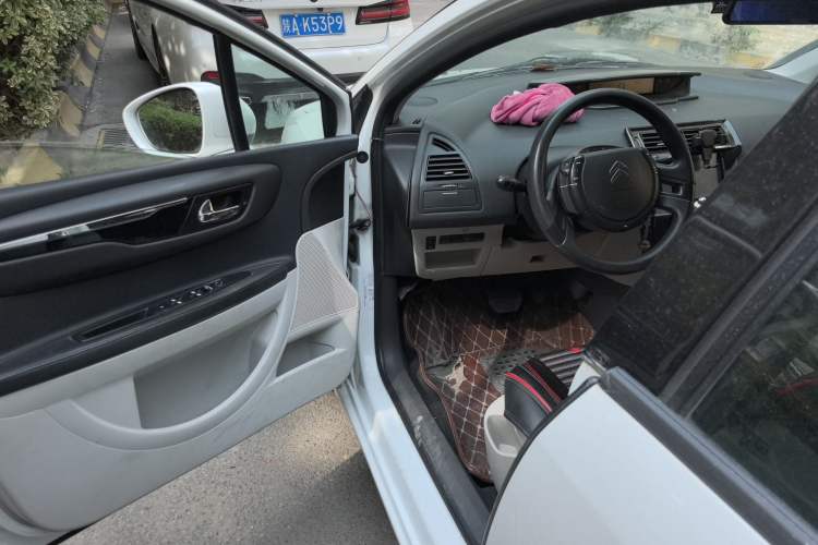 Used Citroen C-Quatre 2014 1.6L Automatic Connected Car Version Driver Seat