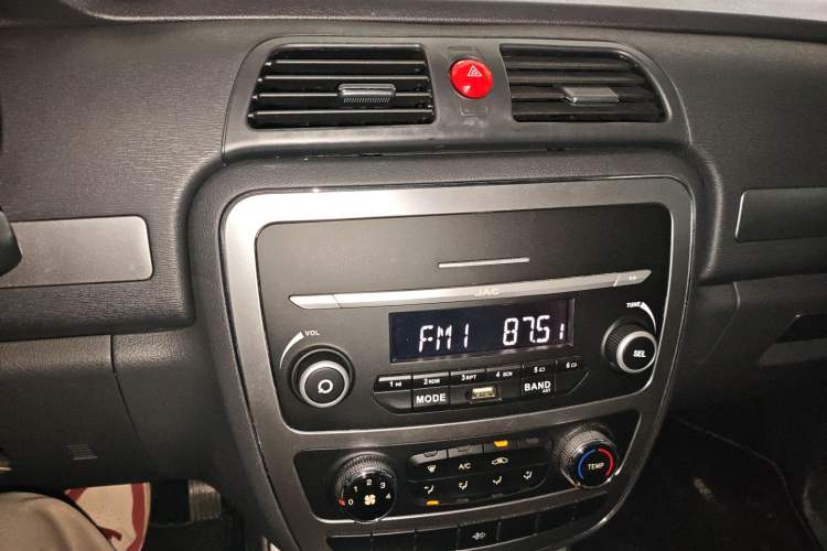 Used JAC Group T6 2020 2.0T Diesel Two-Wheel-Drive Elite Version Long Wheelbase China VI Emission Standard HFC4DB2-2E