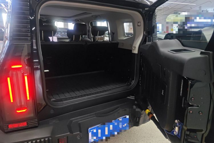 Used JETOUR Traveler 2023 2.0T All-Wheel-Drive CrossPRO Trunk