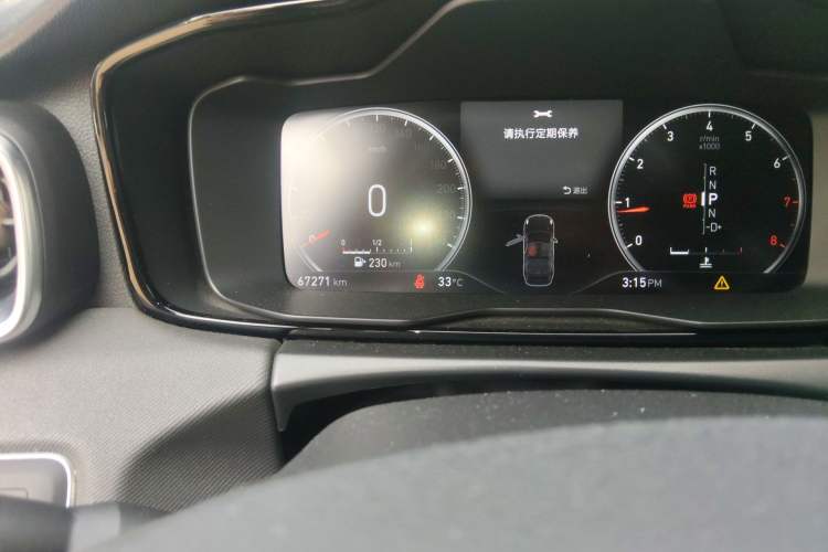 Used Lynk & Co 01 2017 2.0T Two-Wheel Drive Pro Edition Odometer Close Up