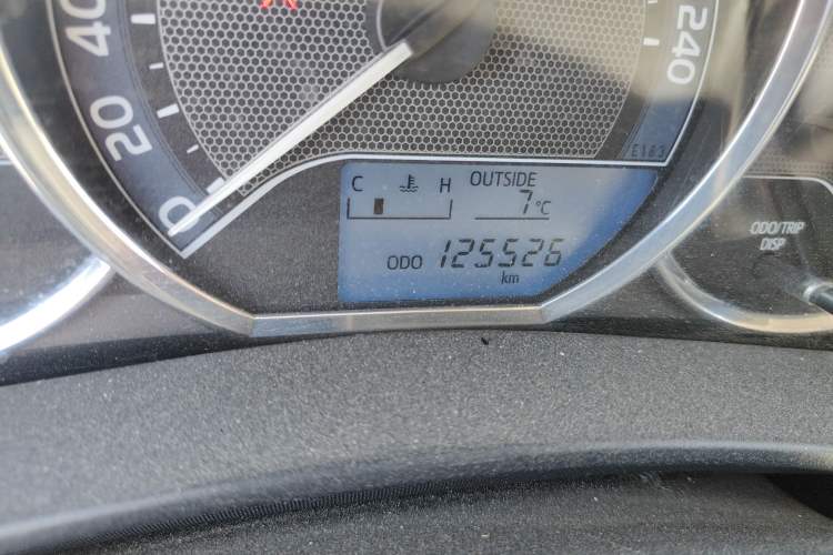 Used Toyota Levin 2016 1.6G Manual Elite Edition Odometer Close Up