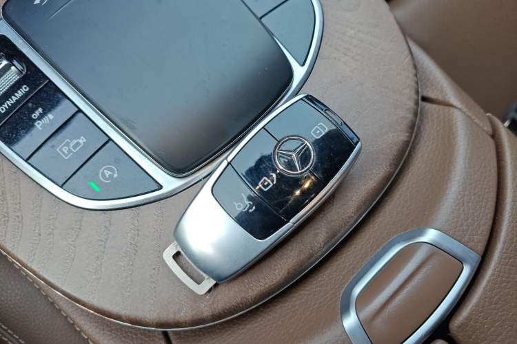 Used Mercedes-Benz E-Class 2022 Second Facelift E 300 L Fashion Edition
