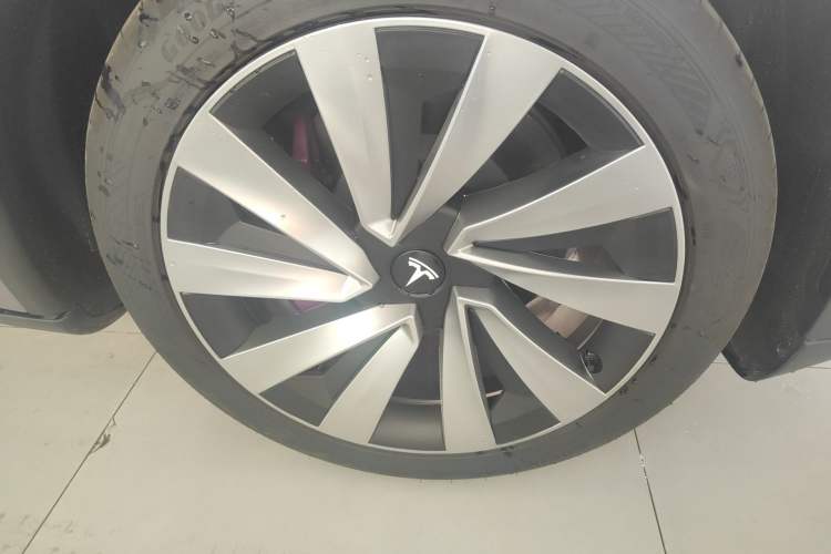 Used Tesla Model Y 2025 Rear-Wheel Drive First Edition
