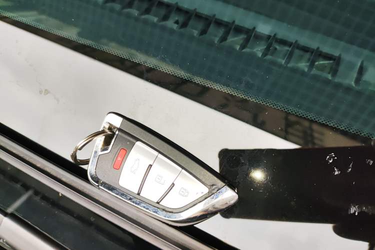 Used Chevrolet Trax 2017 1.4T Automatic All-Wheel-Drive Flagship Model Vehicle Key