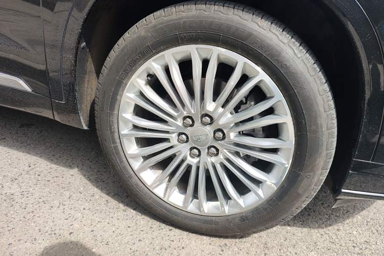 Used Cadillac XT6 2025 2.0T Six-Seater Four-Wheel-Drive Luxury Executive Classic Edition Right Front Wheel Hub