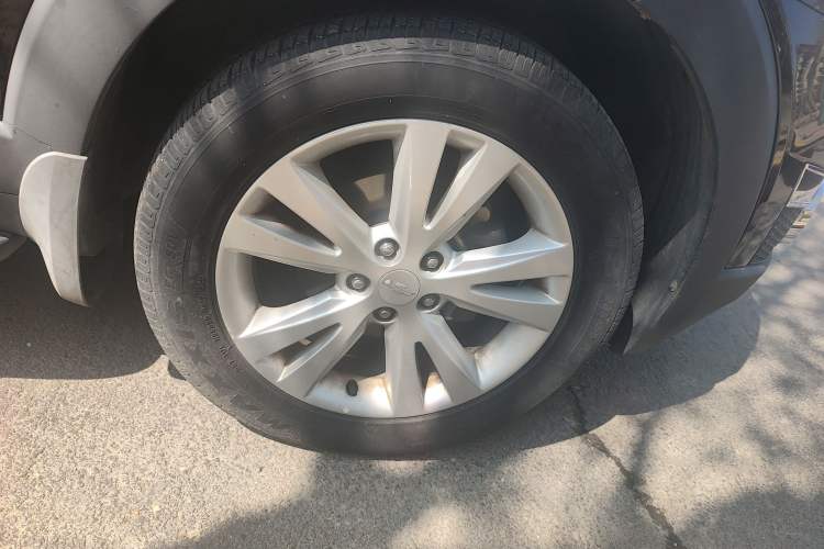 Used Chevrolet Captiva 2014 2.4L 4x4 Flagship Edition 7 Seats Right Front Wheel Hub