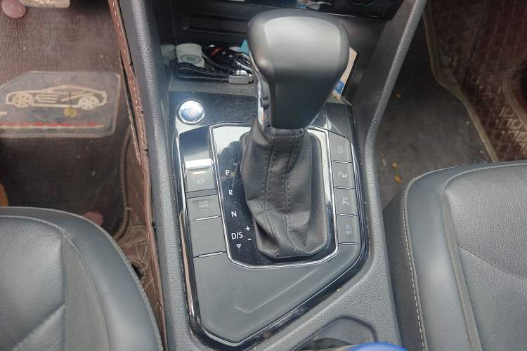 Used Volkswagen Tiguan L 2021 330TSI Automatic Two-Wheel Drive R-Line Enhanced Edition
