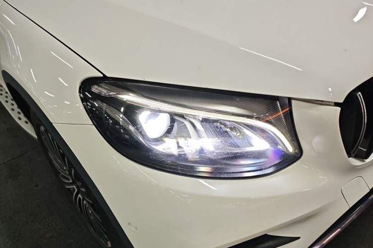 Used Mercedes-Benz GLC 2017 GLC 260 4MATIC Dynamic Edition Right Front Headlight