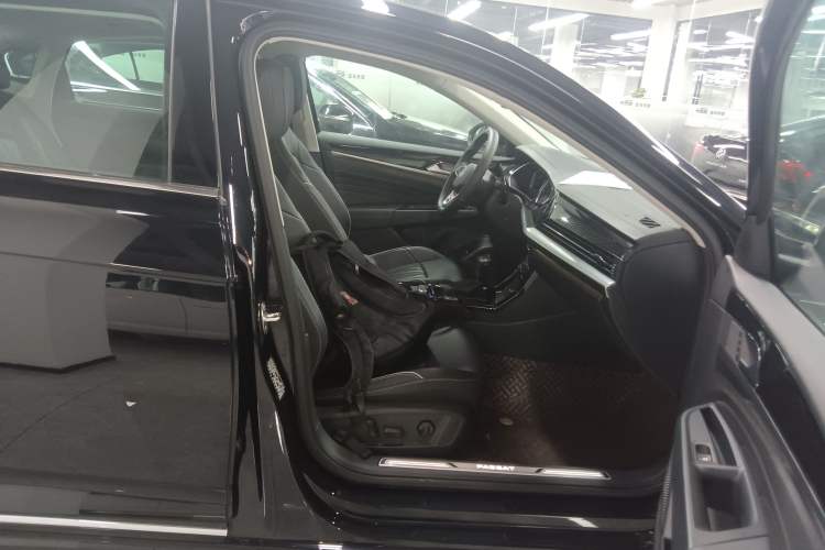 Used Volkswagen Passat 2023 Restyled 330TSI Starry Luxury Edition
