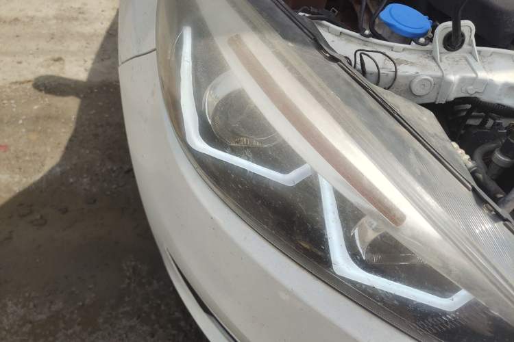 Used Ford Focus 2015 Sedan EcoBoost 180 Automatic Elite Model Right Front Headlight