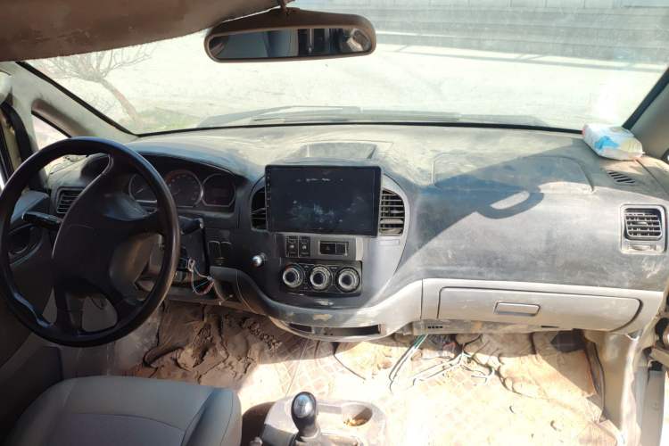 Used FORTHING Lingzhi 2014 M5 Q7 2.0L 7-seat Long-wheelbase Comfort Version
