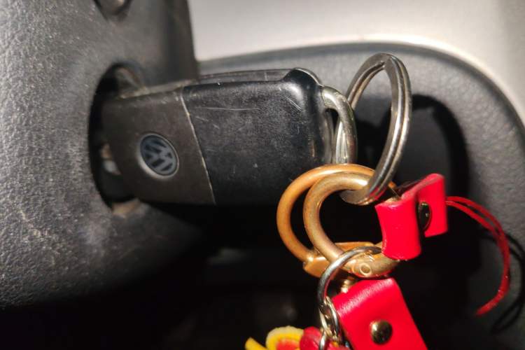 Used Volkswagen Gran Lavida 2013 1.6L Manual Fashion Model Vehicle Key