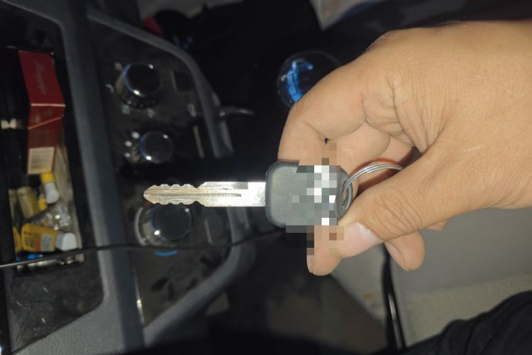 Used Jinbei Hiace X30 2023 1.5L Super-Comfortable Passenger Van 5/6/7-Seater Non-Air-Conditioned Version Model SWC15M Vehicle Key