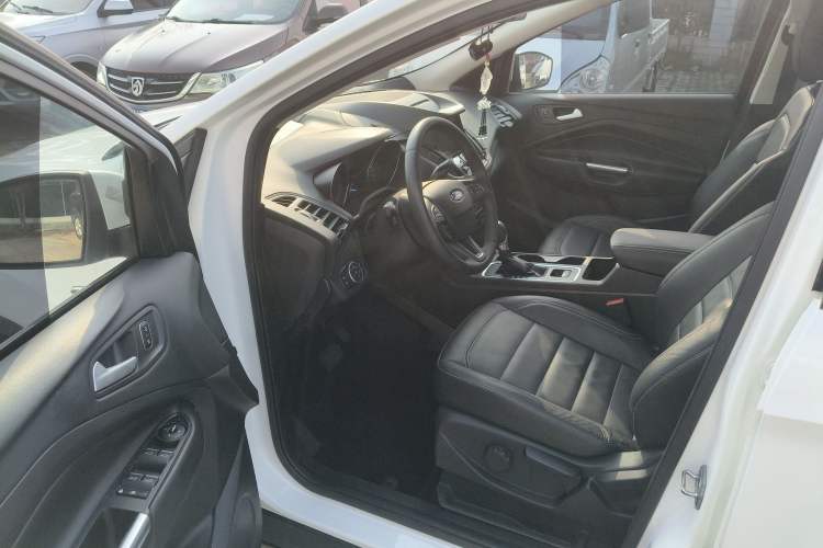 Used Ford Kuga 2017 EcoBoost 180 Two-Wheel-Drive Platinum Edition