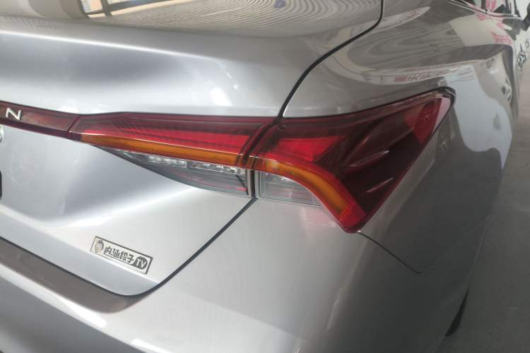 Used Toyota Avalon 2019 2.0L Luxury Edition China VI Standard Exterior 3