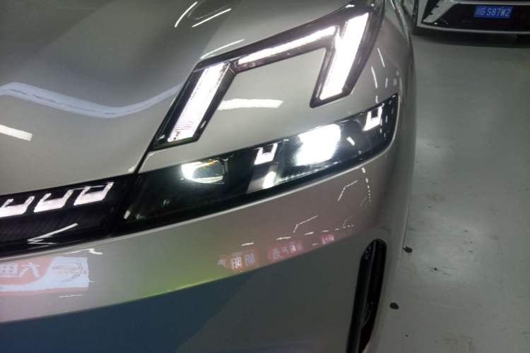 Used Lynk & Co 08 EM-P 2024 120km Long-Range Plus
