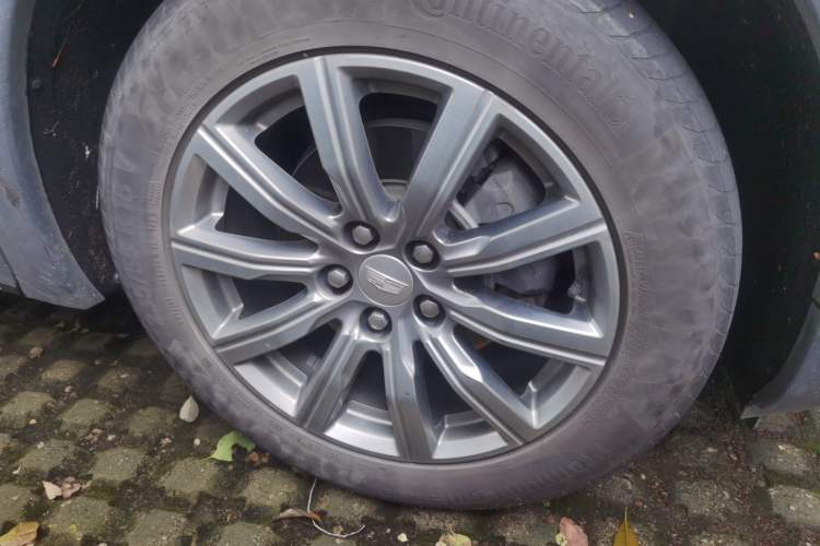 Used Cadillac XT4 2020 Revised Version 28T Two-Wheel Drive Leading Edition Right Front Wheel Hub