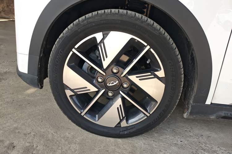 Used Chery New Energy Boundless Pro 2022 301km LingShou Edition Lithium Iron Phosphate