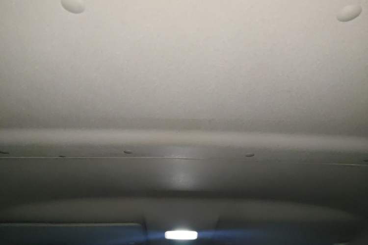 Used Foton Toano 2023 2.0T Manual Urban Version Short Wheelbase Low Roof with Single Rear Tire Available in 5/6/9-Seater Configurations