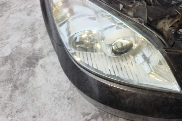 Used Haima Qishi 2010 2.0L Urban Elite Edition Right Front Headlight