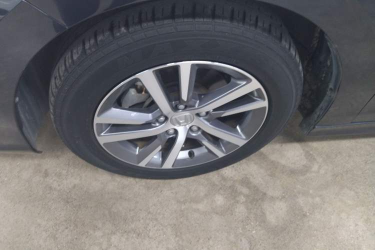 Used Honda Civic 2022 240TURBO CVT Dynamic Edition Left Front Wheel Hub